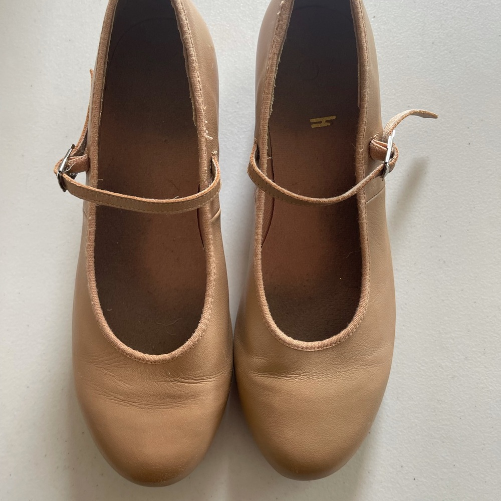Bloch size 9 TAP SHOES Tan Shoe